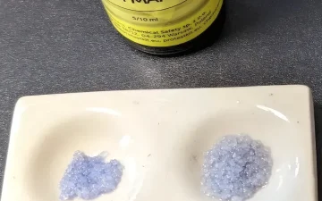 Le LSD fait virer le réactif Hofmann au bleu