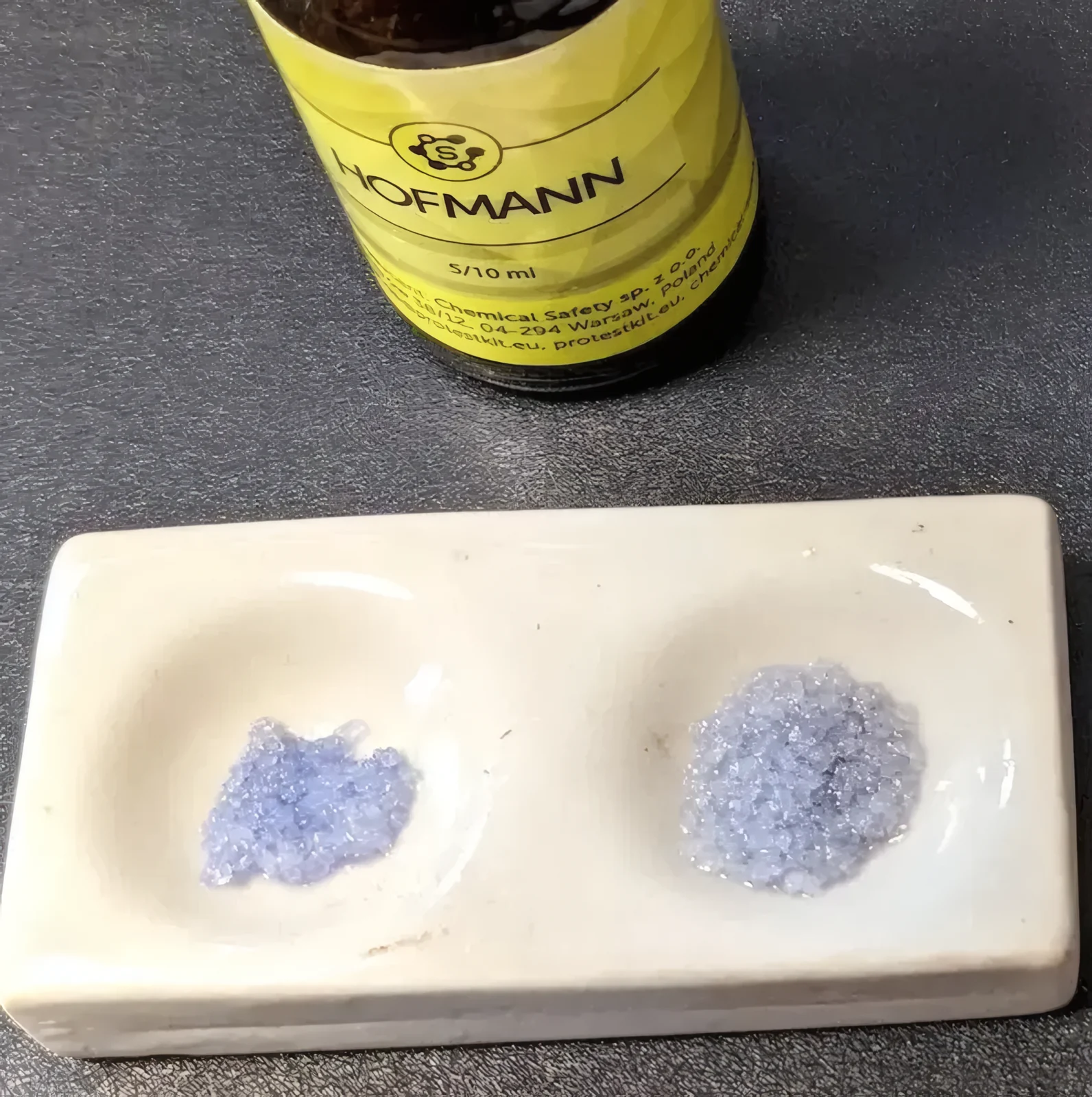Le LSD fait virer le réactif Hofmann au bleu